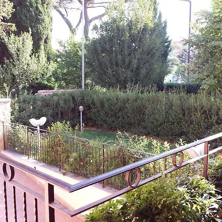 Garden B&B-3