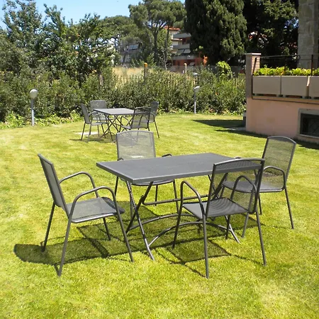 Garden B&B-2